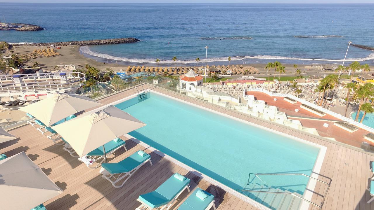 ホテル イベロスター セレクション サビラ アデヘ エクステリア 写真 Aerial view of the pool at the hotel