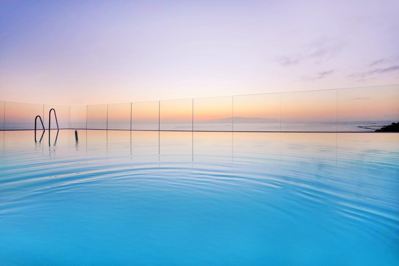 ホテル イベロスター セレクション サビラ アデヘ エクステリア 写真 Infinity pool at the Hotel