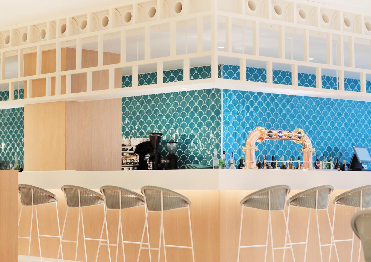 ホテル イベロスター セレクション サビラ アデヘ エクステリア 写真 The bar at the hotel